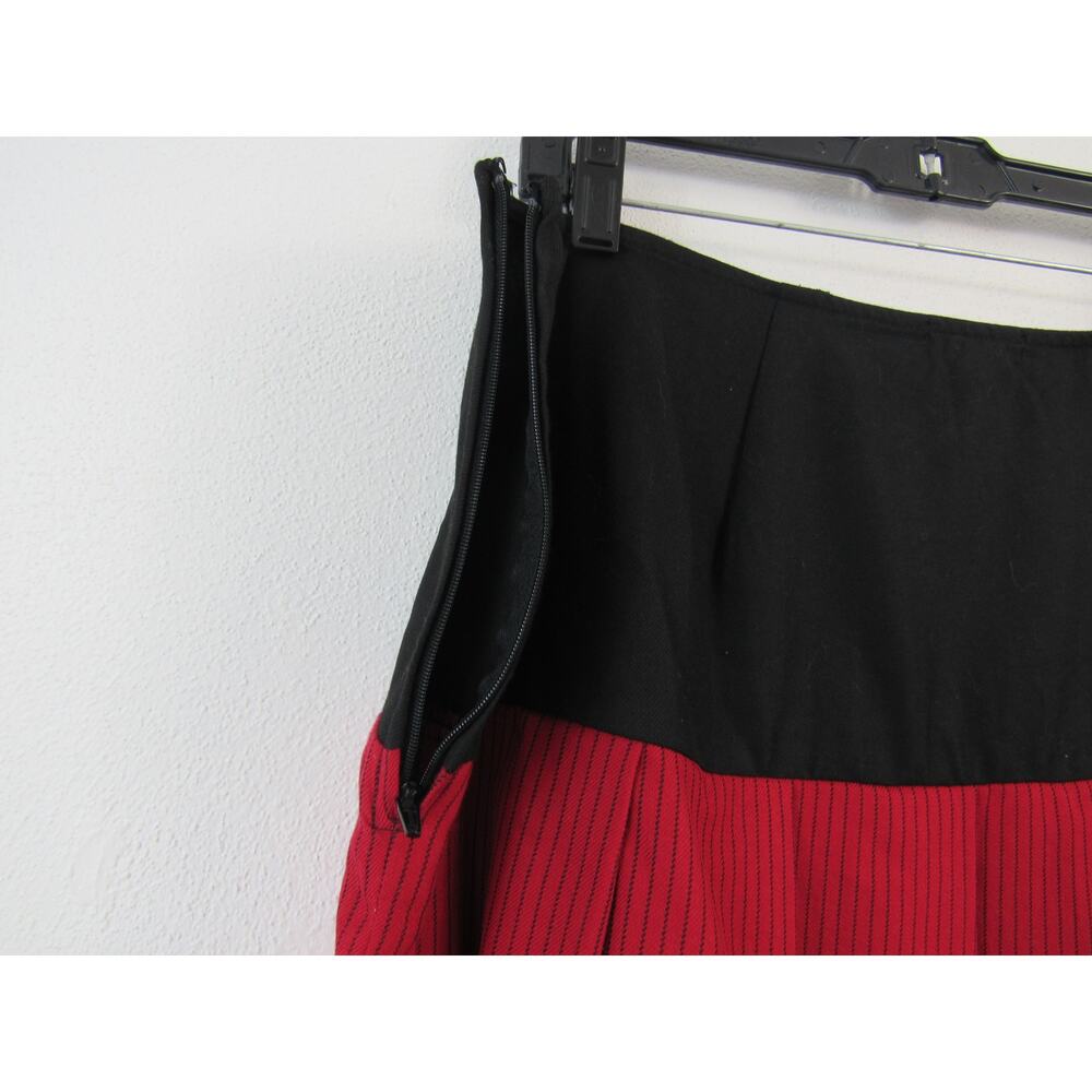 Hot Topic Size 3 Plus Size Black & Red Lace-Up Yoke Skirt Pleated Goth - Picture 5 of 5